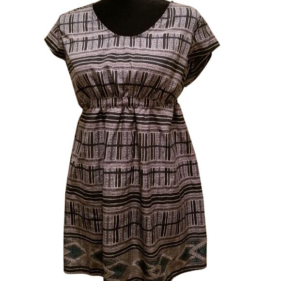 ❤️5/$25❤️ Liz Lange Maternity Top - Picture 1 of 6